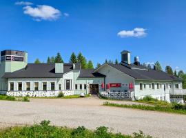 Hotel Ukkis & Safaris, hotel con estacionamiento en Ukkohalla