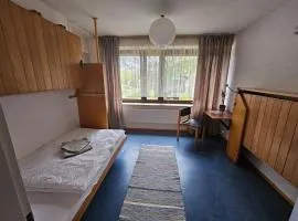Zimmer 9