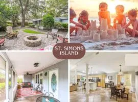 Island Getaway | Fire Pit Patio | 5 mins to Beach