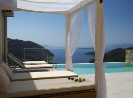 Romantic Villa Gialos Over Mikros, hotel i Fternón