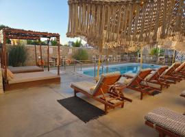 Koukounari Agistri, kh&aacute;ch sạn c&oacute; hồ bơi ở Skala