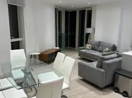 Luxury 3-Bed Apartment - Pinnacle Apartments