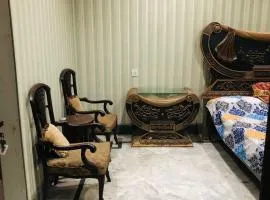 2 Furnished rooms in a house
