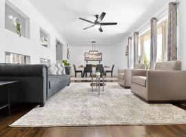 5 STAR House - Cozy & Charming Centrally Located, hotel a Dallas