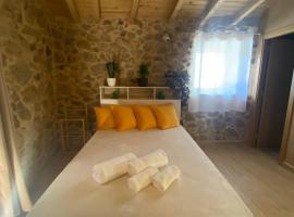 Casa de Piedra & Relax, hotel in Grou