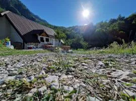 Bujtina Sherifaj