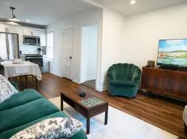 Stylish Apt Walk to Shops, Dining, and Bucknell