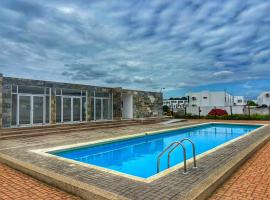 Casa moderna en Urb privada Seguridad 24h manta jaramijo, casa de campo em Manta