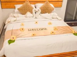 Uhoo's Lavish Oasis