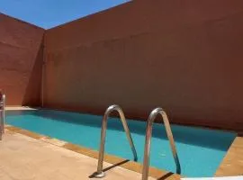 VILLA AVEC PISCINE PRIVATIVE SANS VIS à VIS