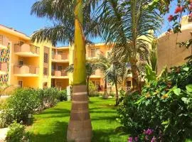 Tropical Resort Pool View - Three Bedroom