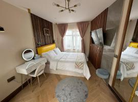 Guest suite with hot tub and sauna, hotel en Redbridge