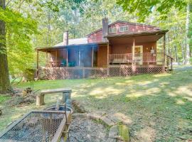 Cabin Comfort Near PSU! Fire Pit and On-Site Trails, hotel in Gatesburg