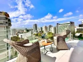 Upscale Centric Apt, City Views