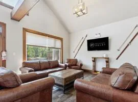 8 BR Luxury Swiss Style Chalet w Hot Tub