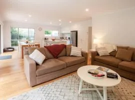 Krambruk House - Walk to the beach, pets welcome