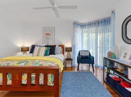 Heaven on Seaview - Ocean views from deck, hotel v destinaci Apollo Bay