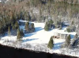 Twin Cottages by the River - Corpo & Events