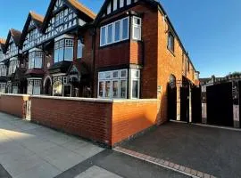 Lux & Cosy Vibe in Nuneaton, Gated Parking