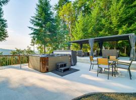 Viesnīca “Mtn Views & Hot Tub: Umpqua Valley Villa!” pilsētā Rouzburga