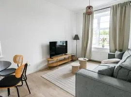 Charmante 2-Zimmer-Wohnung am Wasser & Altstadt