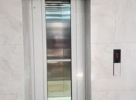 Royal Nest with Packing and Lift