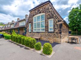 Old School House in the Peak District, hotel v destinaci Two Dales