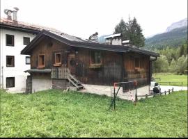 Cottage Cortina d Ampezzo，位于科尔蒂纳丹佩佐的酒店