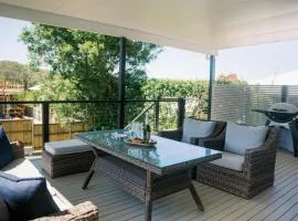 Moffat Beach Abode - Pet-friendly Escape by the Sea