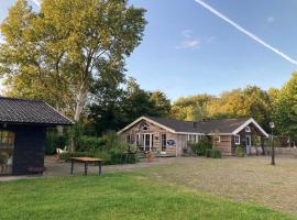 Groepsverblijf Het Bonte Paard, hotel v destinaci Dwingeloo