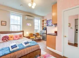 Sweet Tooth Studio 99 Walk Score half Block to King