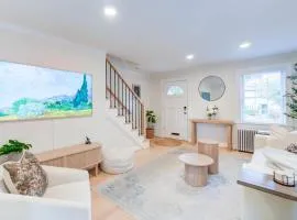Family Home Brand New Kitchen 10 Min Walk to Metro