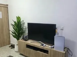 Beautiful 1 Bed & Parlor with Starlink Wi-Fi, PlayStation, Smart TV, Daily housekeeping, Great location