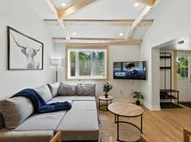 Cozy Cottage Retreat Private 2 Acres, Near Lake