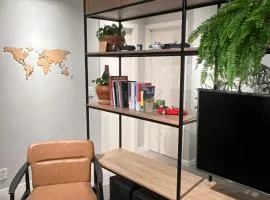 1 Dorm - Alto Padrão - 16 Andar - Home Office