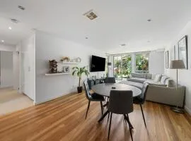 Stylish Bondi Apartment with Patio, Parking & Wi-Fi