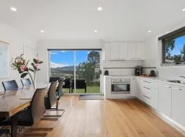 Large house close to the city tranquil setting