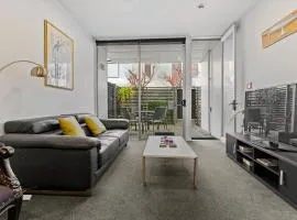 Victoria Park Haven w carpark, spa, pool and gym
