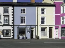 2 Bed in Aberdovey DY004
