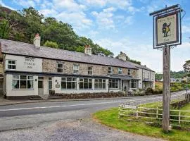 12 Bed in Capel Curig 93368