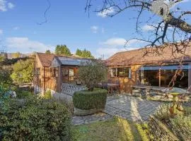 Queen's Fernhouse Mountain View Holiday Home