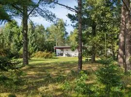 Cozy Cottage On Natural Plot