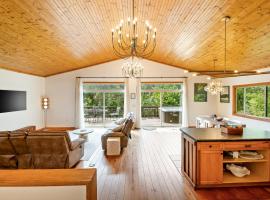 Luxe-Hot Tub-Game Room-29 Min to SNP-River-5 Acres, ξενοδοχείο σε Goods Mill