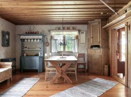 Historic Off-Grid Farm Cottage By Rombo Trail, hotelli kohteessa Leksand