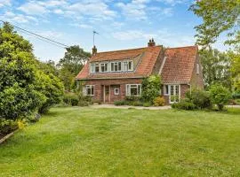 4 Bed in Wiveton NCC12