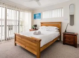 Relaxed Bayside Living Sleeps 4