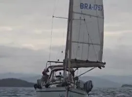 Paraty em um veleiro passeio diário