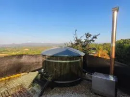Casa en la montaña con jacuzzi exterior y piscina