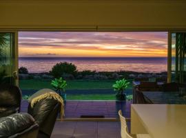 White Haven - Beachfront, ξενοδοχείο σε Point Turton