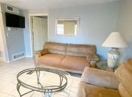 Entire Home Near Cordova Intl Bridge